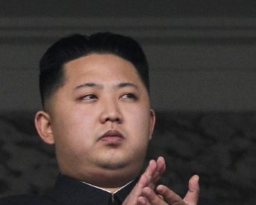 Kim Jong Un tuy xấu trai nhưng "nổ" nhất thế giới