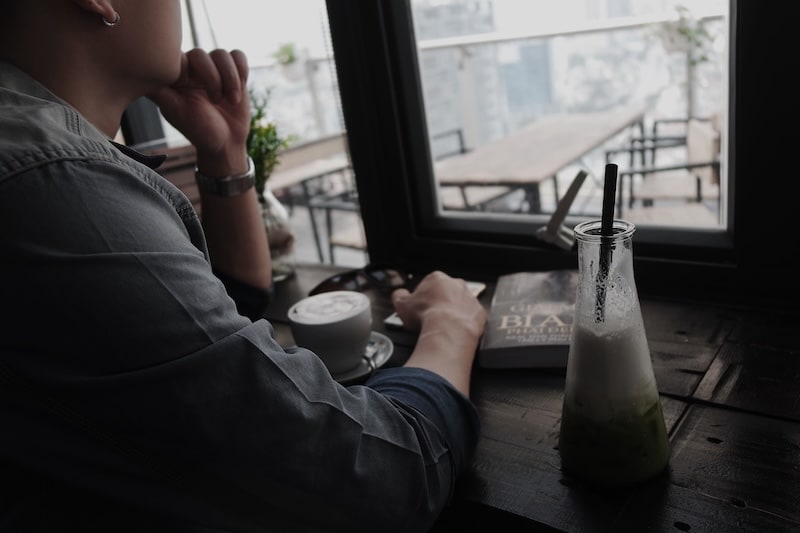 Lai H. năm 24 tuổi viết sách